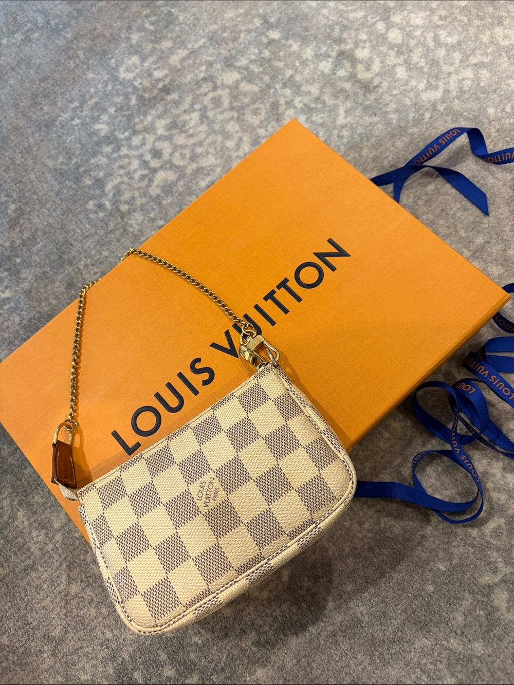 Louis Vuiton mini pachette vintage